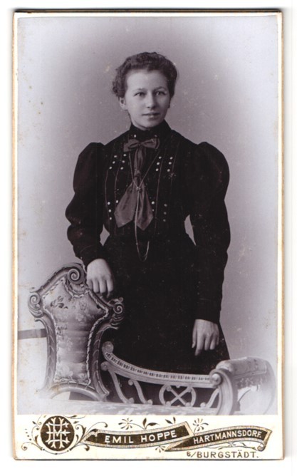 Photograph Emil Hoppe, Hartmannsdorf, portrait young woman in black dress mi