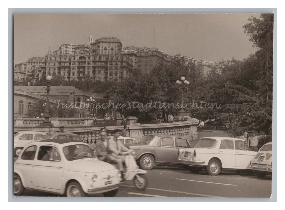 Genua Italien 1962 – Verkehr Motorroller Auto Hotel Miramare – Altes Foto