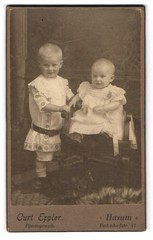 Photograph Curt Eppler, Husum, Bahnhofstr. 47, Two Children in Traditional Class