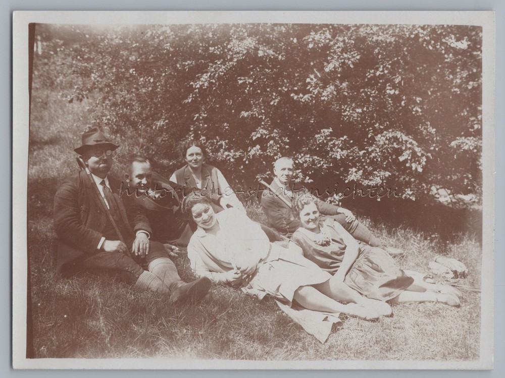 Personen bei Rast im Schopketal 1930 – Freizeit Wanderung – Altes Foto
