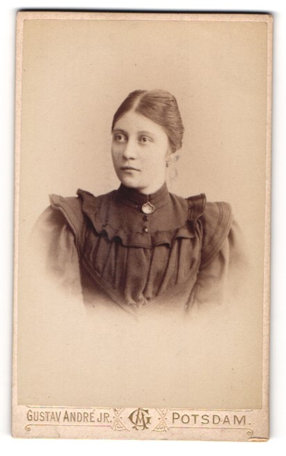 Photograph Gustav André Jr., Potsdam, Spandauer-Str. 34, pretty young lady with