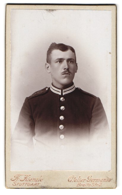 Photograph Fr. Kienzle, Stuttgart, Breite Str. 2, portrait guard soldier in Unif