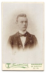 Photograph Hermann Tietz, Hamburg, large Brustah 12-14, logo of the department store with