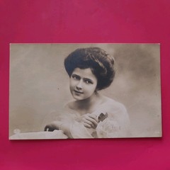 Photo old antique beautiful portrait postcard 1916 hairstyle woman old photo