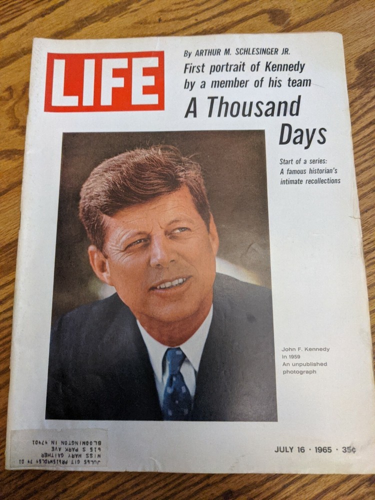 LIFE, A THOUSAND DAYS JOHN F. KENNEDY PIN-UP ART MODEL RARE VTG MAGAZINE