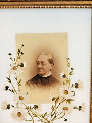 Lot 2 Vintage Gold Framed Black White Portrait Photographs Hand Painted Flowers