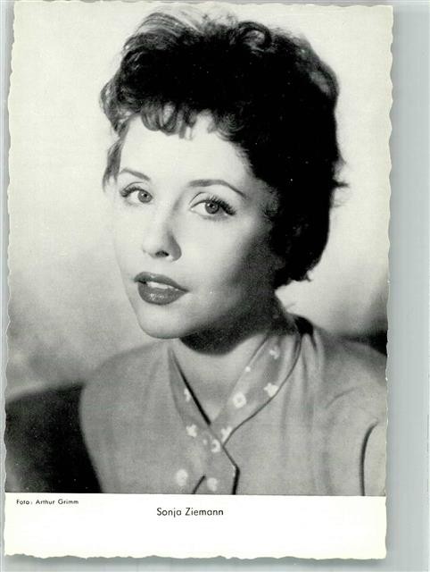 38156599 – portrait of actress Sonja Ziemann photographer Arthur Grimm