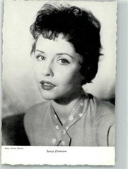 38156599 – portrait of actress Sonja Ziemann photographer Arthur Grimm