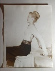 ORIGINAL PHOTOGRAPH FASHION MODEL IN STUDIO 1940’S TO 1950’S 11 X 14
