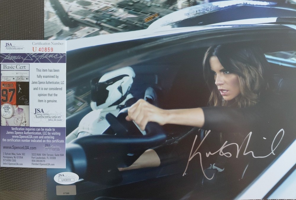 KATE BECKINSALE *-*-* Actress Hand Signed Autograph JSA COA