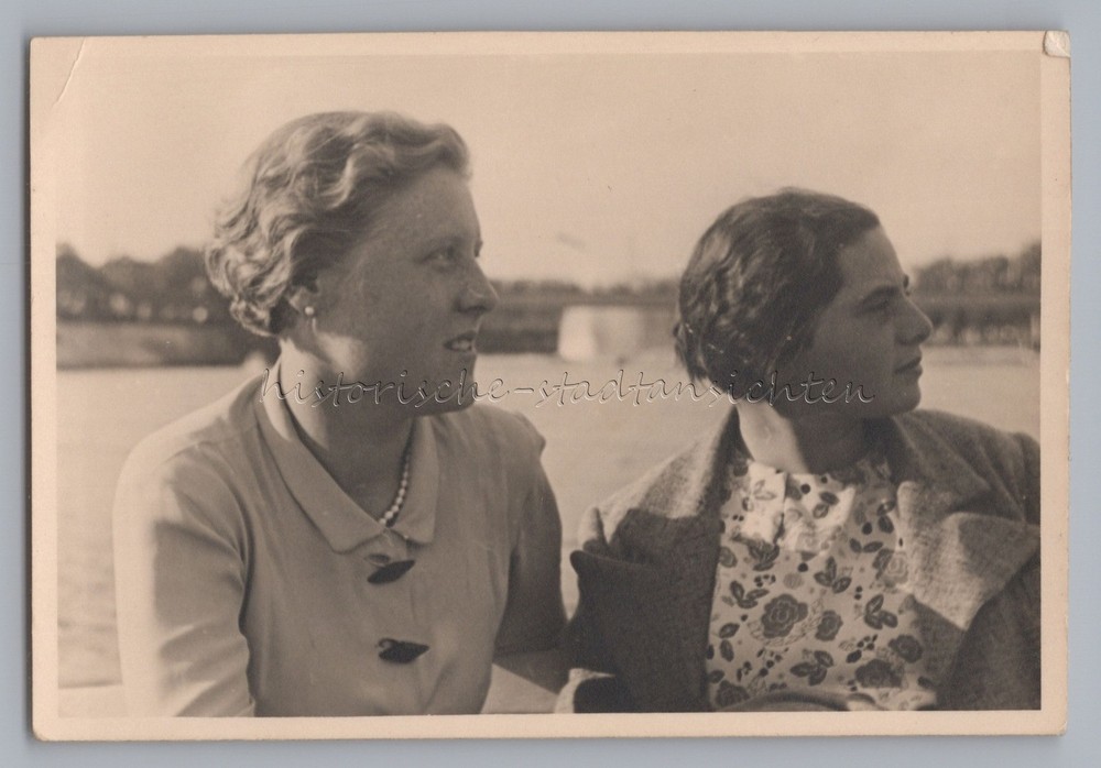 Portrait of Two Women 1935 – Vintage Photo 1930s