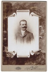 Photograph Adolf Winkler, Görlitz, Mr. Lais in suit with walrus beard, in yoke
