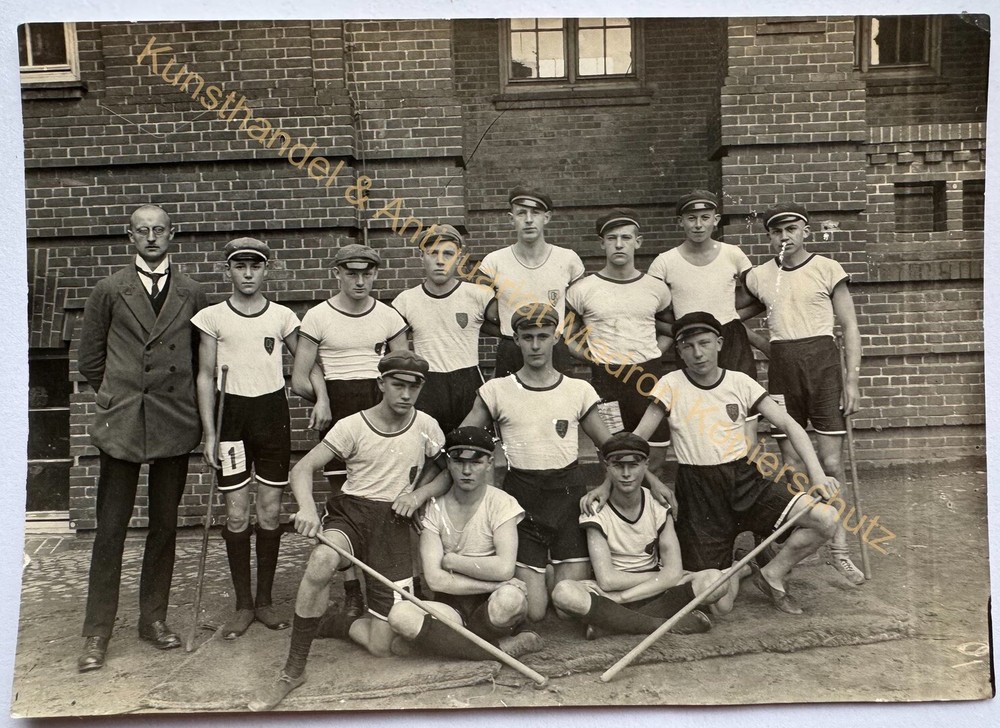 orig. Photo postcard photography picture photo old child children around 1910 sports cricket