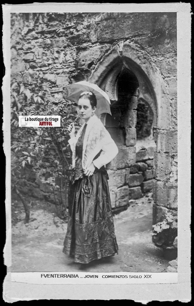 Glass Photo Negative Black & White 9×14 cm Fuenterrabia, Woman in Dress