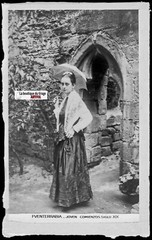 Glass Photo Negative Black & White 9×14 cm Fuenterrabia, Woman in Dress