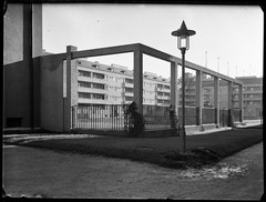 glass negative, Heiligenstadt (Vienna), modern house, by Eduard PEZDIKA, vintage