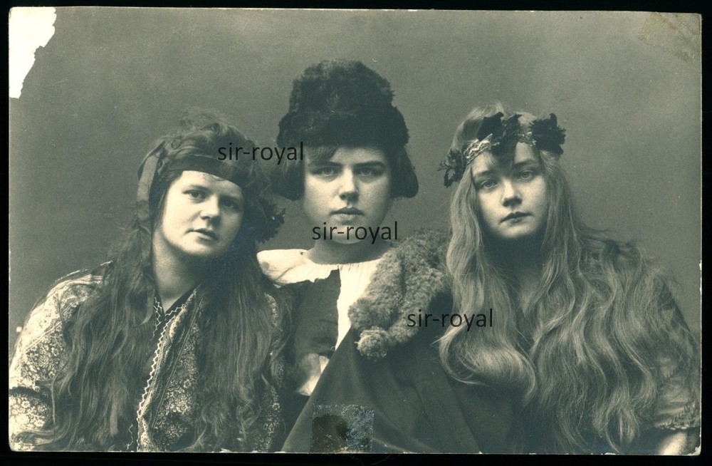Erzgebirgsvereinsfest 1921 – musicians in stage wardrobe – photo postcard 14x9cm