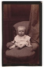 Photography Eduard Keil, Mödling, Hauptstr. 79, cute toddler in shirt with nude