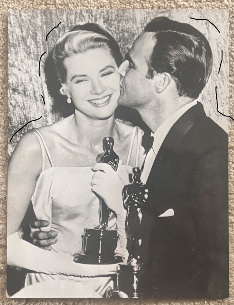 22x16cm Vintage Archive Photo 1954 Oscar Prize Grace Kelly + Marlon Brando Kiss