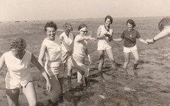 Vintage Photo Women in Shorts Summer Dress Fashion Snapshot 1964