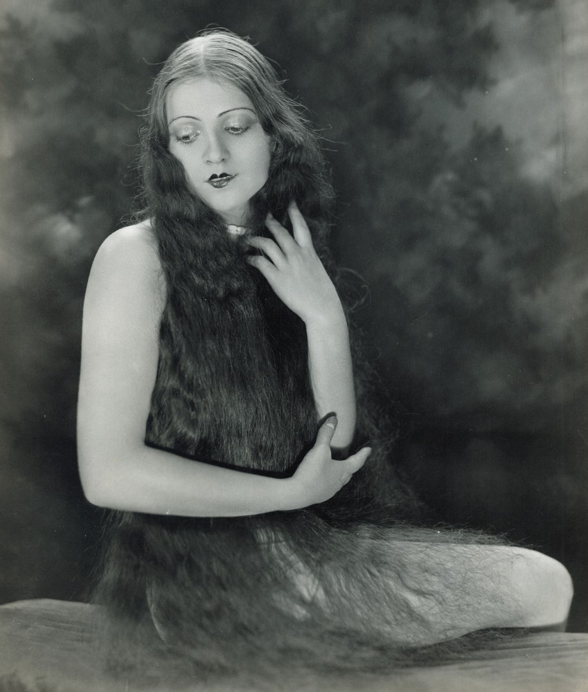 LARGER SIZE, ZIEGFELD FOLLIES Broadway Show, „Princess Heana” dancer w amazing
