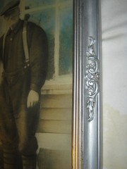 ANTIQUE COUNTRY GRANDMOTHER LADY WOOD CONVEX GLASS PICTURE PHOTO FOLK ART FRAME