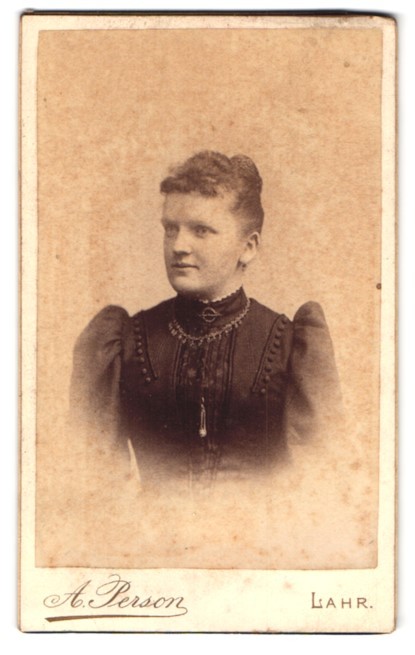 Photograph A. person, Lahr, Schillerstraße 21, portrait woman with updo