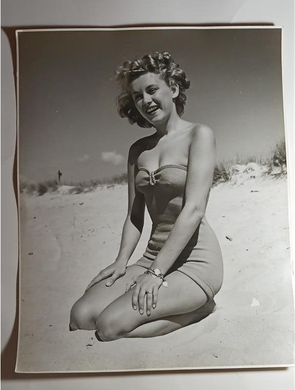 ORIGINAL PHOTOGRAPH SWIMSUIT MODEL SITTING ON BEACH 1940’S TO 1950’S 11 X 14