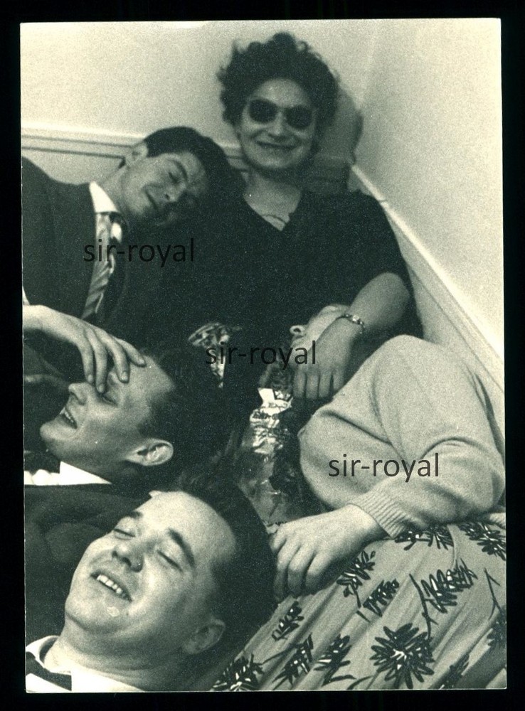 Group Snuggles – 1950s 1960s – Photo 8x11cm