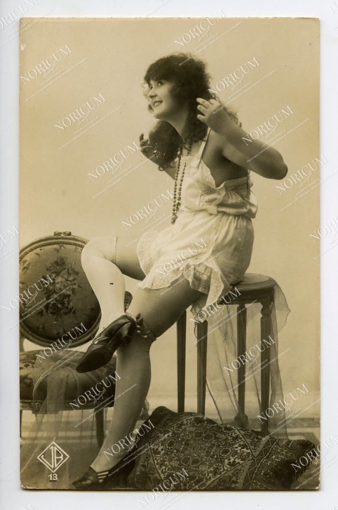 RPPC beautiful near nude woman risque antique France 1920s portrait orig. #1002
