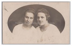 Portrait of Two Young Women 1922 – Fashion – Vintage Photo 1920s