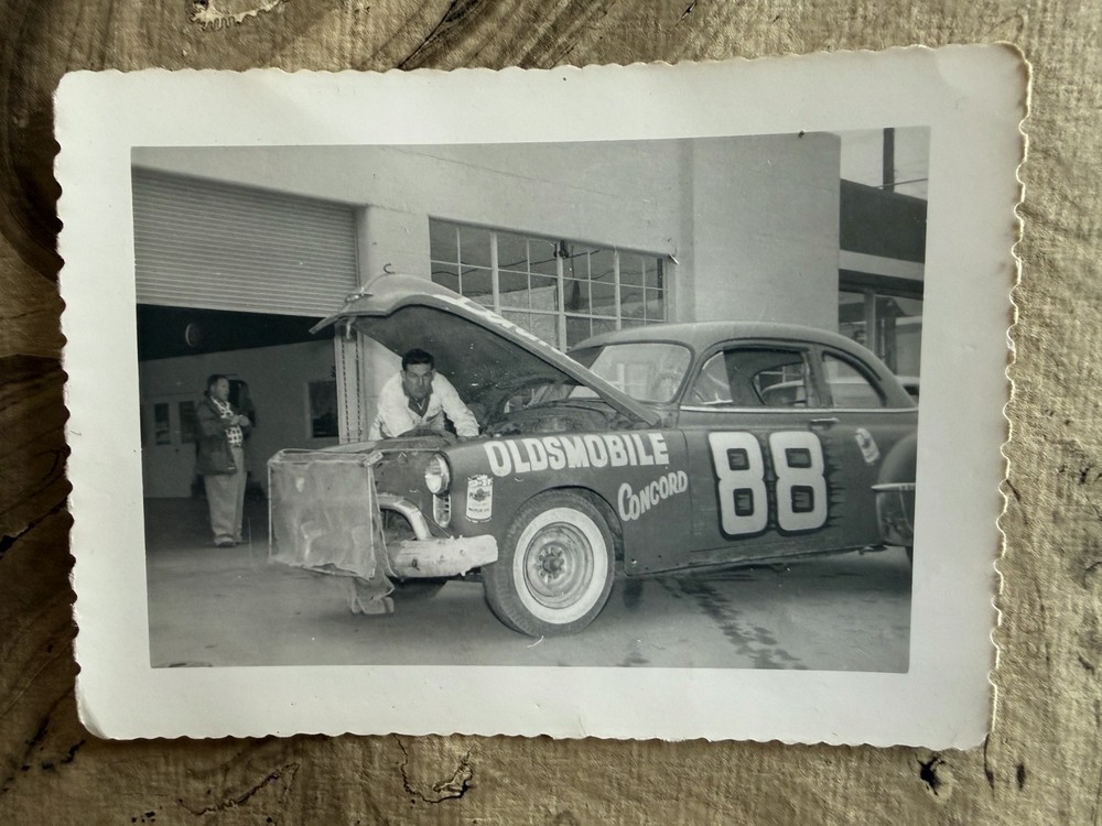 COOL OLDSMOBILE 88 CONCORD CA. RACING Black and White Photo 3 1/2″ X 4 3/4″ RACE