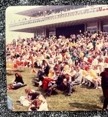CAL ARTS 1981 Graduation PHOTO California Institute of the Arts CROWD AUDIENCE 2