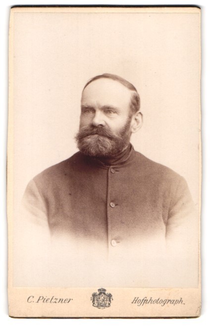 Photograph Carl Pietzner, Vienna, Mariahilferstraße 1, gentleman with full beard