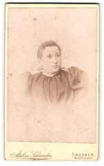 Photography studio Schroeder, Dresden, Waisenhausstr. 4, Portrait Woman in Bürge