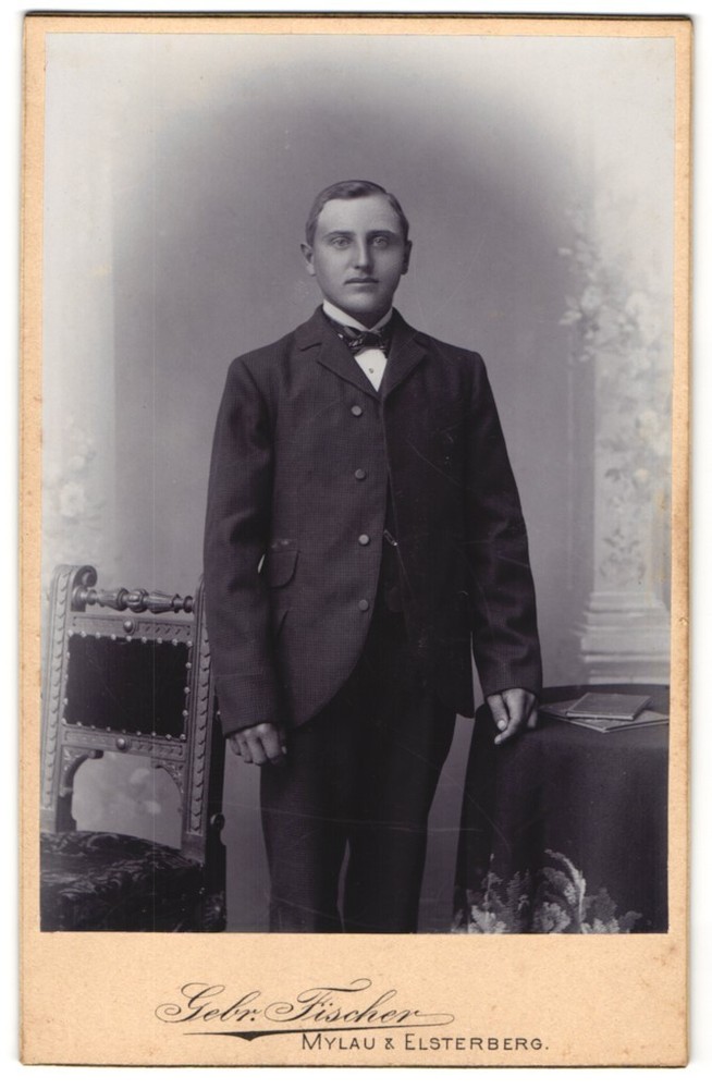 Photograph used Fischer, Mylau, Bergstraße 123, portrait of a young man in