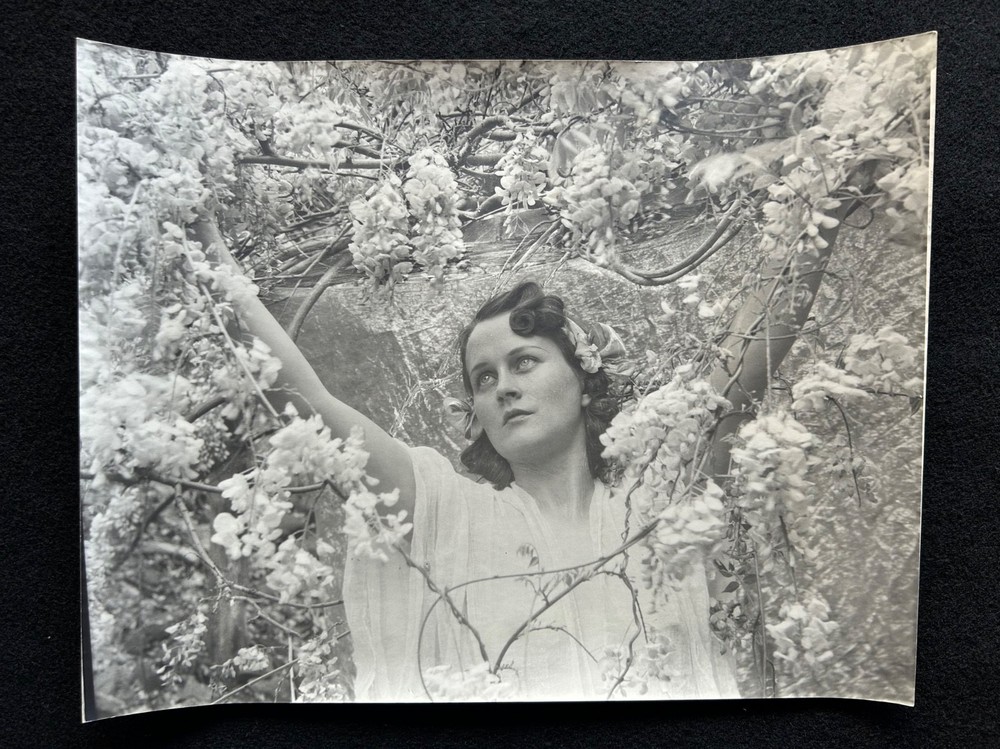 H. R. Cremer Art Deco 1920~1930 Women w Flowers Photograph paper very thin14x11