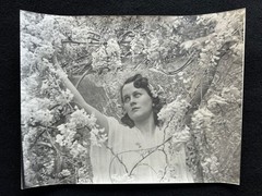 H. R. Cremer Art Deco 1920~1930 Women w Flowers Photograph paper very thin14x11