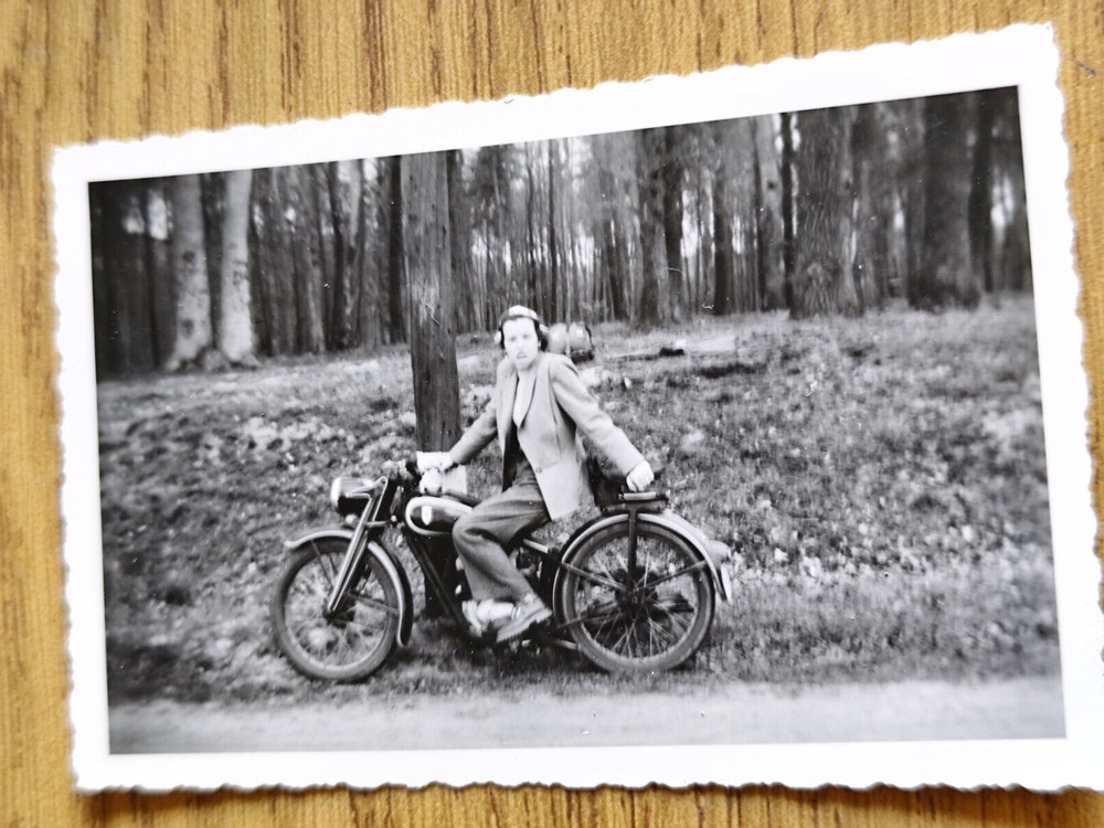 Foto Mann Frau auf Motorrad Motorcycle Photo FC