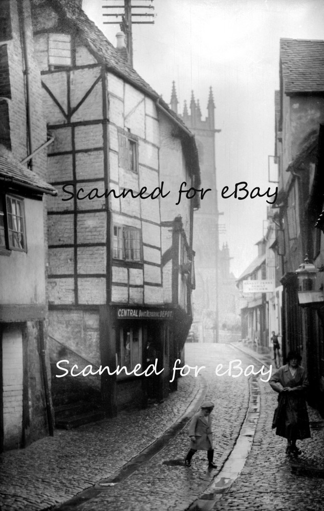 FISH STREET SHREWSBURY 1930s SHOPS COBBLES PEOPLE SOCIAL HISTORY – 1 NEGATIVE