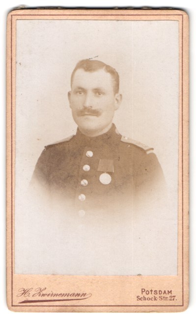 Photograph H. Zwirnemann, Potsdam, Schock-Str. 27, portrait soldier in uniform R