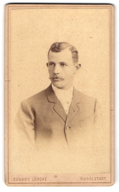 Photograph Eduard Lösche, Rudolstadt, Mauer-Strasse 27, young commoner in