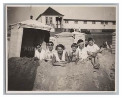 Family in Sandburg in front of beach tent Behse 27 – old photo 1930s