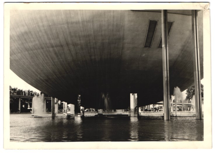Photograph New York City, New York Worlds Fair 1939, Fountain with Huge Ball