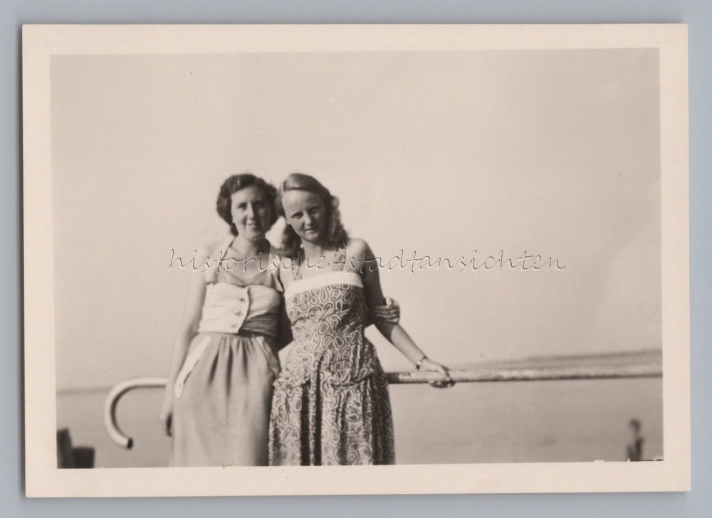 Heiligenhafen 1950 – 2 Women in the Postwar Period – Old Photo