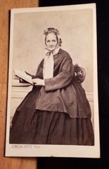 Sitting Woman in Crinoline with Hood & Book – 1866 / CDV Kohler-Dietz Mulhouse