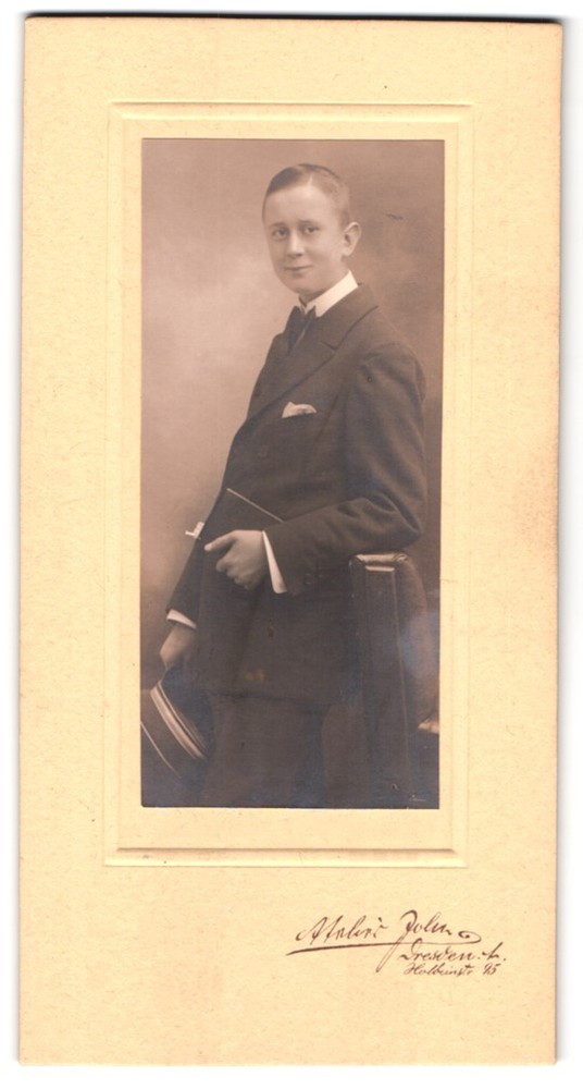 Photography studio John, Dresden, Holbeinstraße 95, young confirmation with Gesan