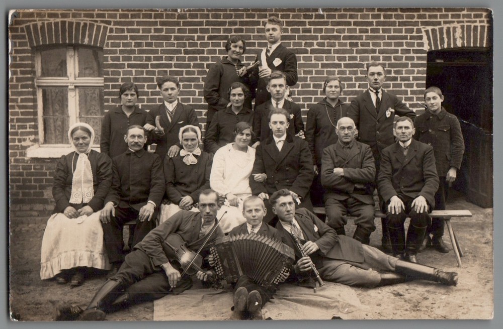 Photo postcard family celebration music accordion violin clarinet probably Windheim F1216