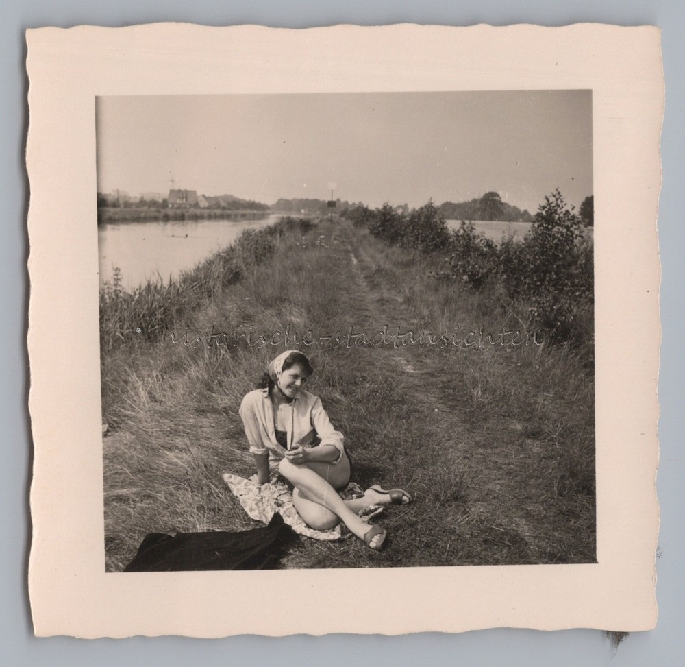 Young Woman 1958 – Old Photo 1950s