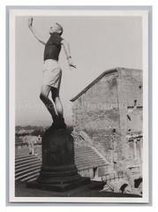 Orange / France – Amphitheatre – Man as Statue – Vintage Photo 1950s